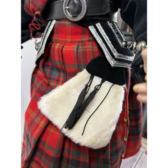 William Tung TUSS Series 22" Porcelain Doll Scottish Outfit Heterochromia Rare - Picture 7 of 13